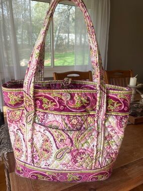 QK Quilted Tote in Pink and Green Paisley